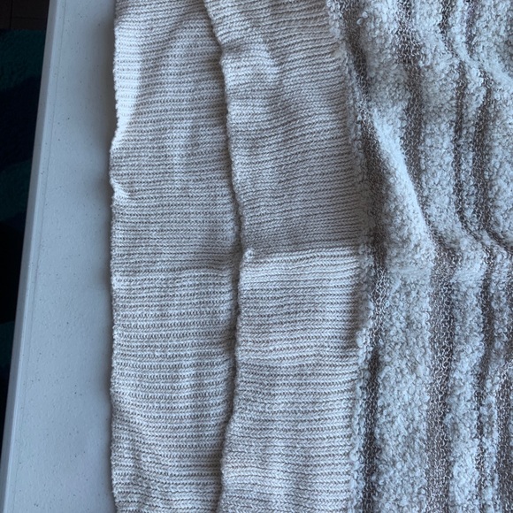 BCBG white sweater Risa - Picture 3 of 7